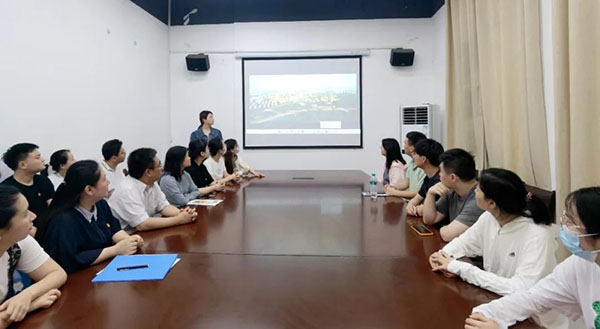 九州体育(JiuZhou Sports)官方网站党支部开展“推动垃圾分类，践行绿色发展”联合党建活动