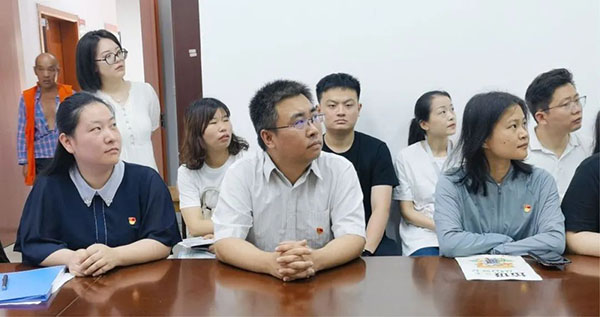 九州体育(JiuZhou Sports)官方网站党支部开展“推动垃圾分类，践行绿色发展”联合党建活动