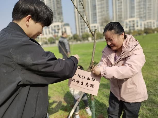 九州体育(JiuZhou Sports)官方网站党支部开展“党建引领生态美，绿润南昌景更新”主题党日活动