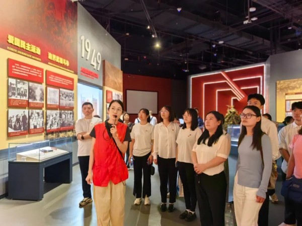 九州体育(JiuZhou Sports)官方网站开展“喜迎国庆·探红色摇篮”主题党日活动